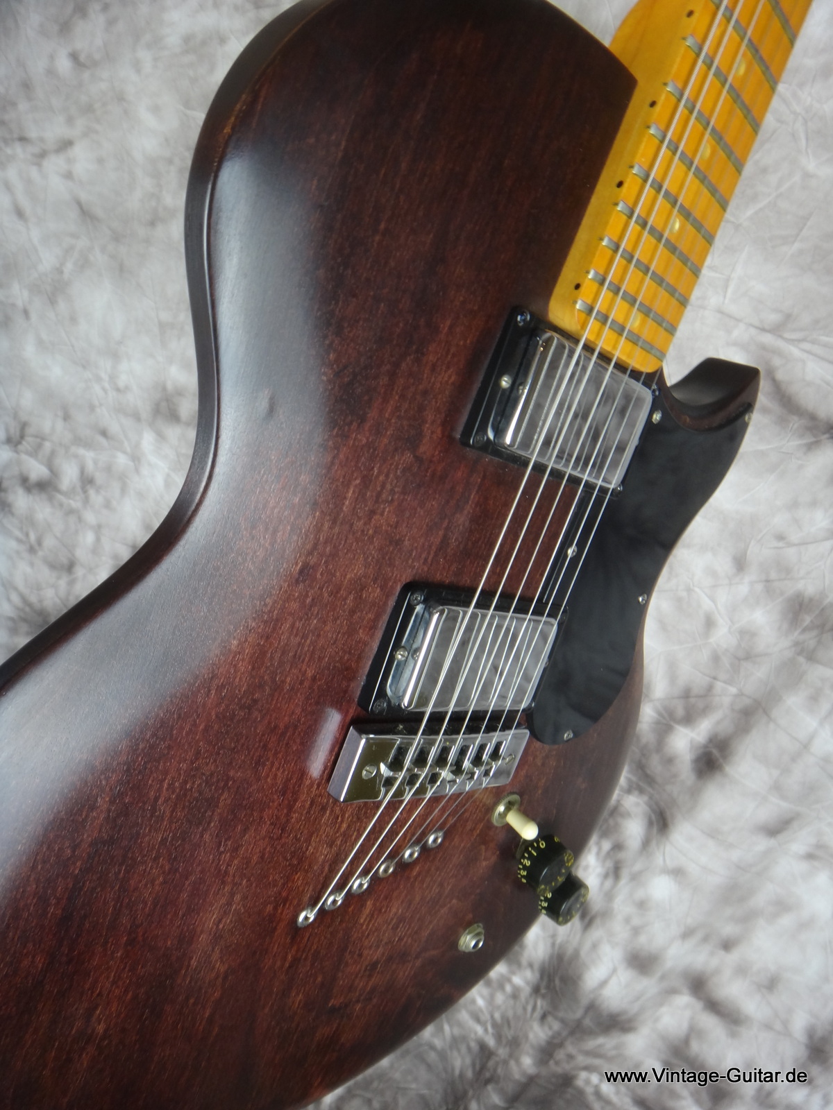 Gibson-L-6S-1974-009.JPG