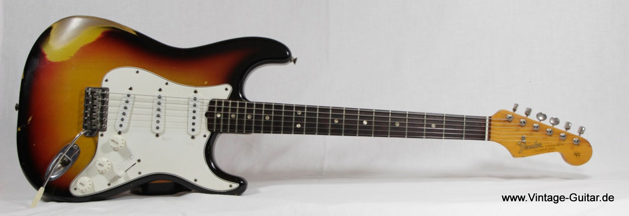 Fender_Stratocaster-sunburst_1965-CBS-001.jpg
