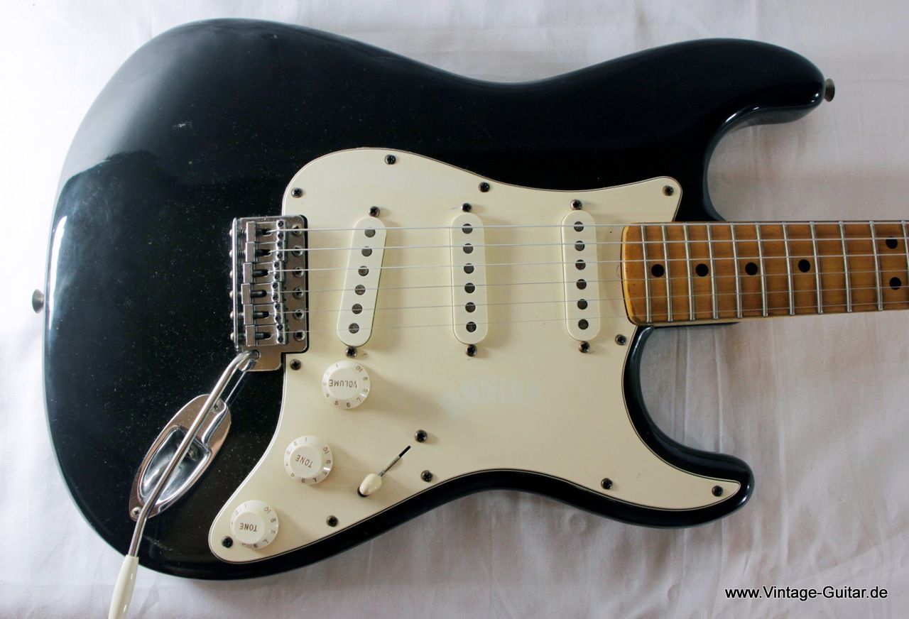 Stratocaster-Fender_1974_1975-black-003.jpg