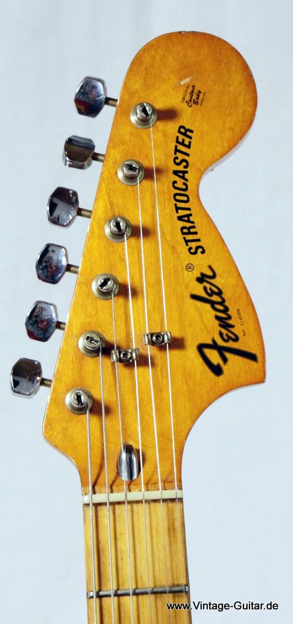 Stratocaster-Fender_1974_1975-black-004.jpg