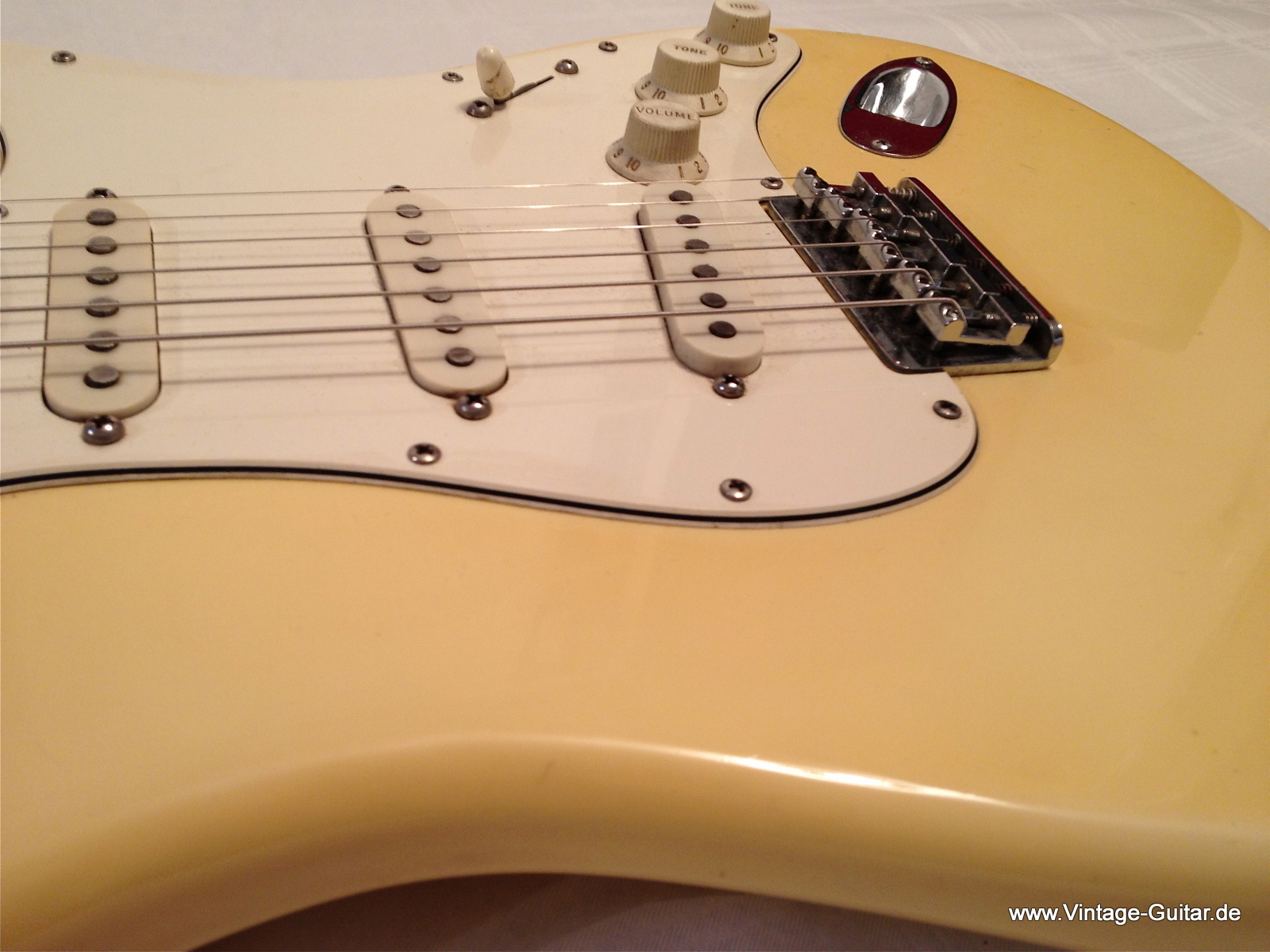 Fender-Stratocaster-1975-hardtail-olympic-white-004.jpg