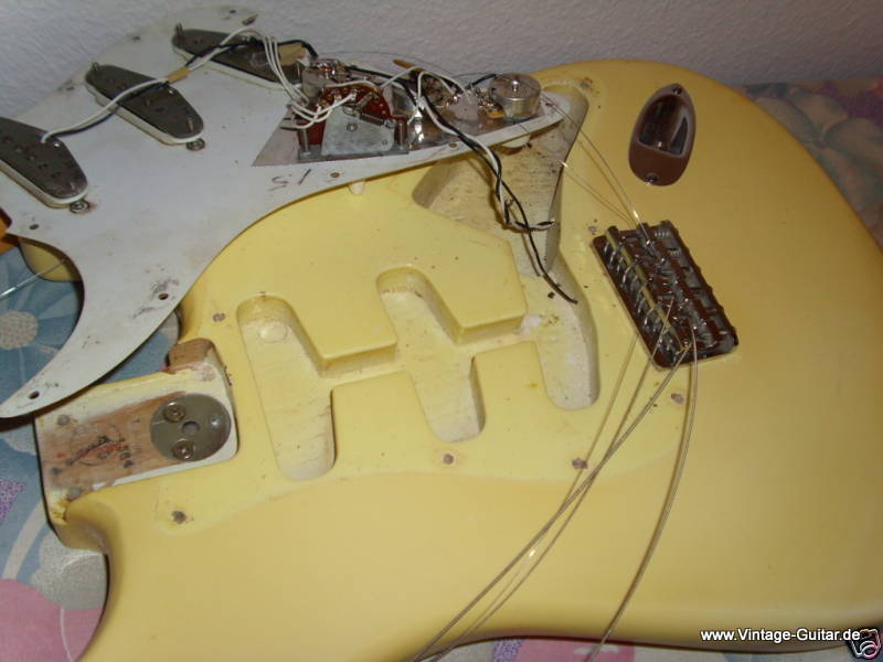 Fender-Stratocaster-1975-hardtail-olympic-white-011.jpg