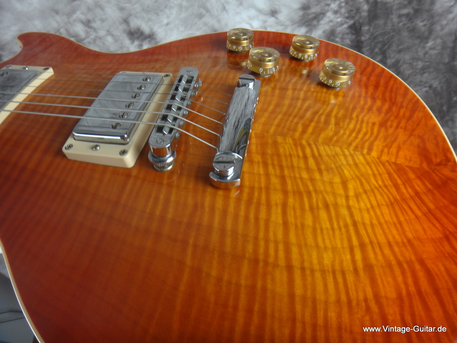 Gibson_Les-Paul_Standard-Plus-1995-honey-burst-011.JPG