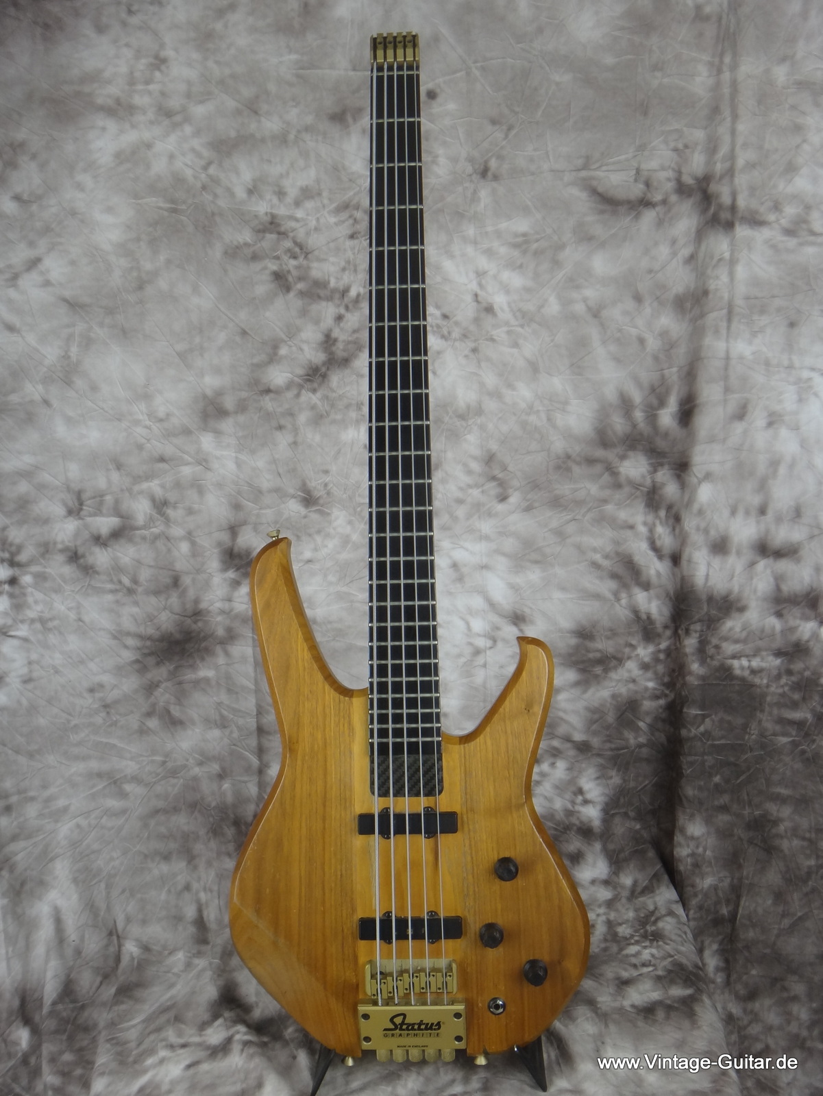 Status-Energy-5-String-Bass-Graphite-Neck-001.JPG