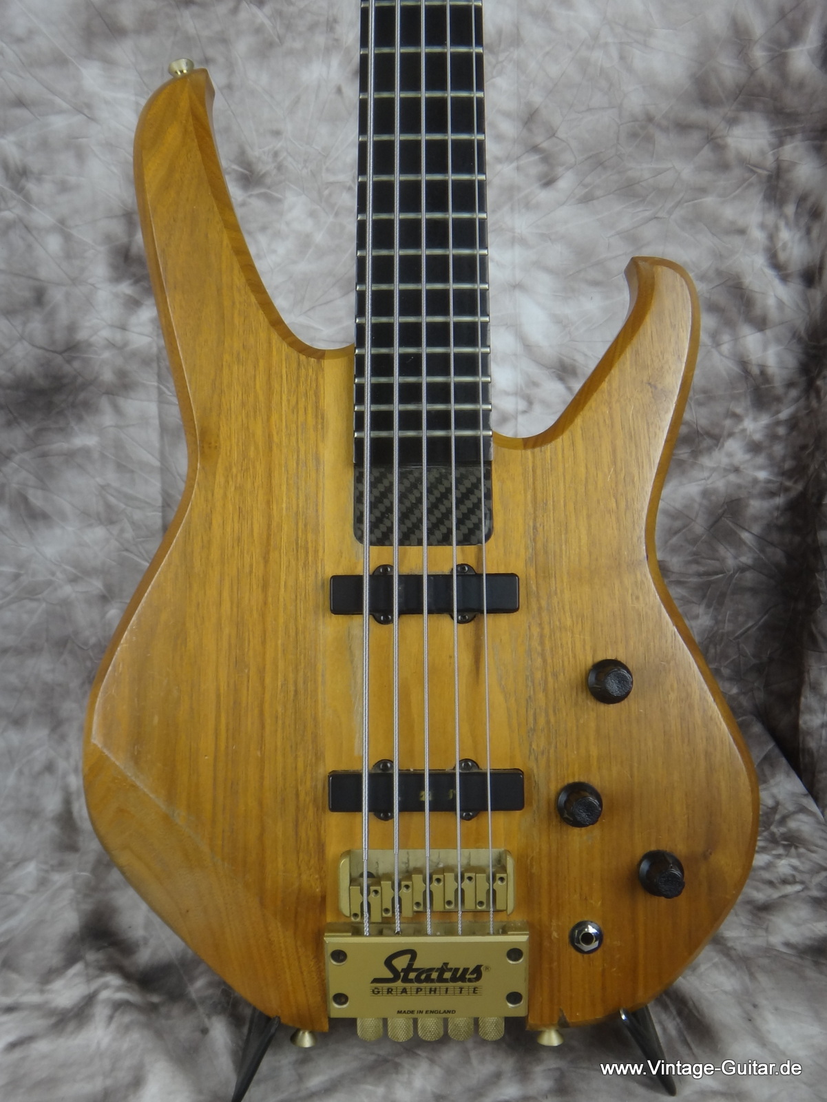 Status-Energy-5-String-Bass-Graphite-Neck-002.JPG