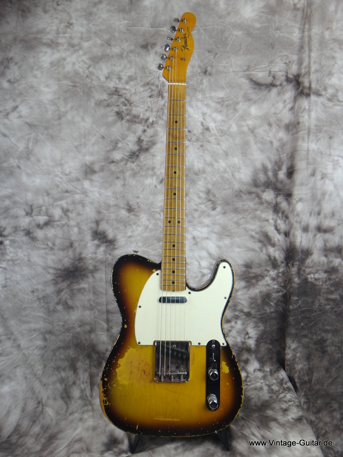 Fender_Telecaster-1967-sunburst-001.JPG