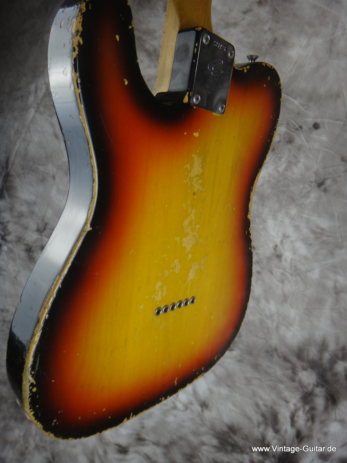 Fender_Telecaster-1967-sunburst-007.JPG