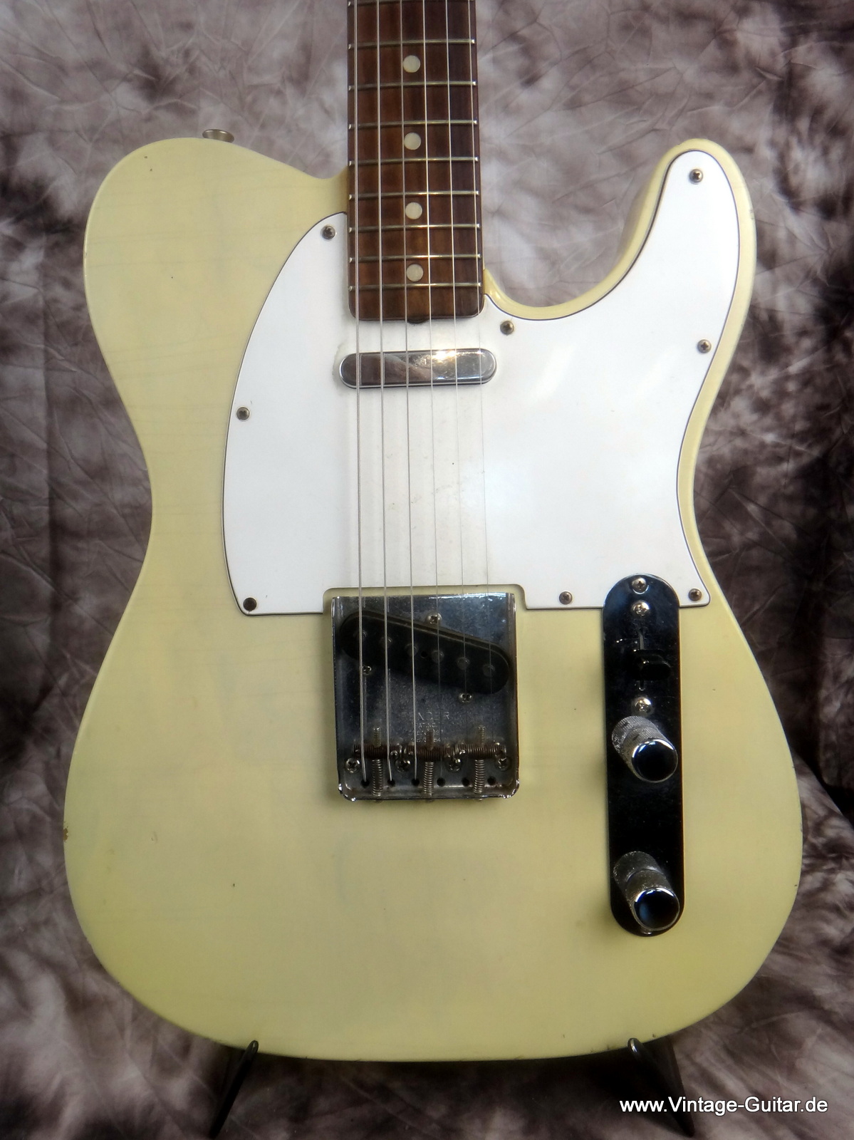 Fender_Telecaster-1966_refinished-body-003.JPG