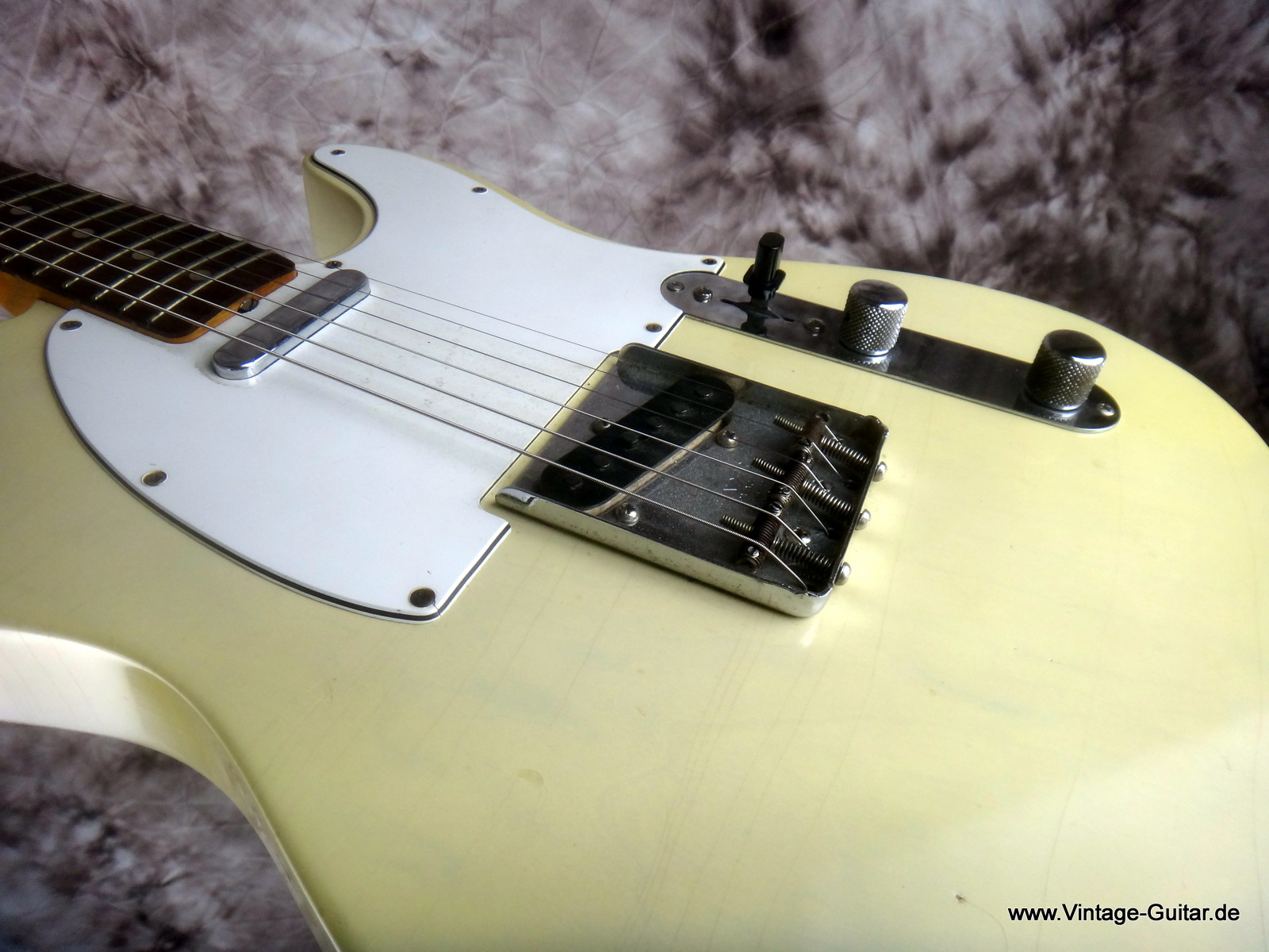 Fender_Telecaster-1966_refinished-body-009.JPG