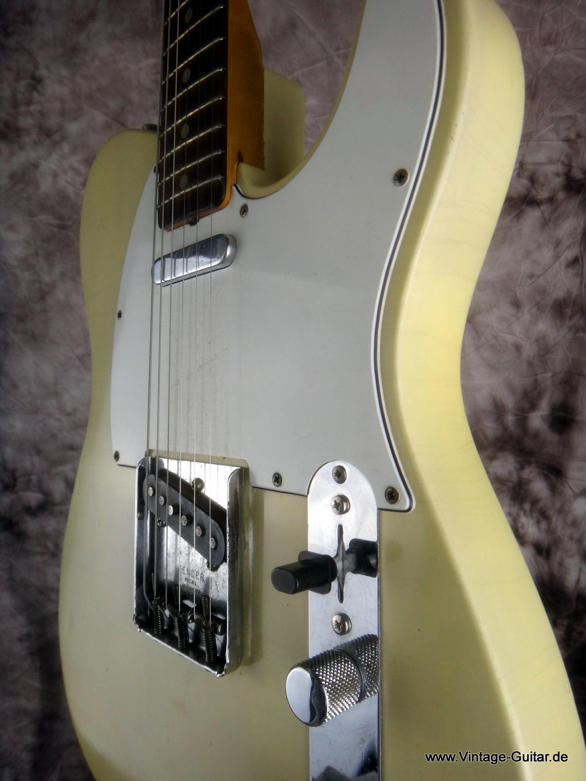 Fender_Telecaster-1966_refinished-body-010.JPG