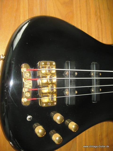 Warwick-Streamer_2_II-Bass-002.JPG