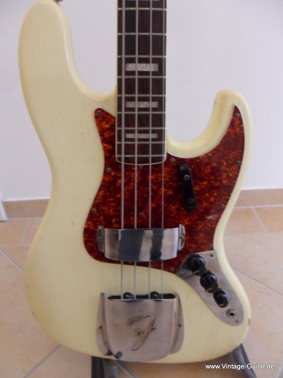 Fender-Jazz-Bass_1972-olympic_white-002.JPG
