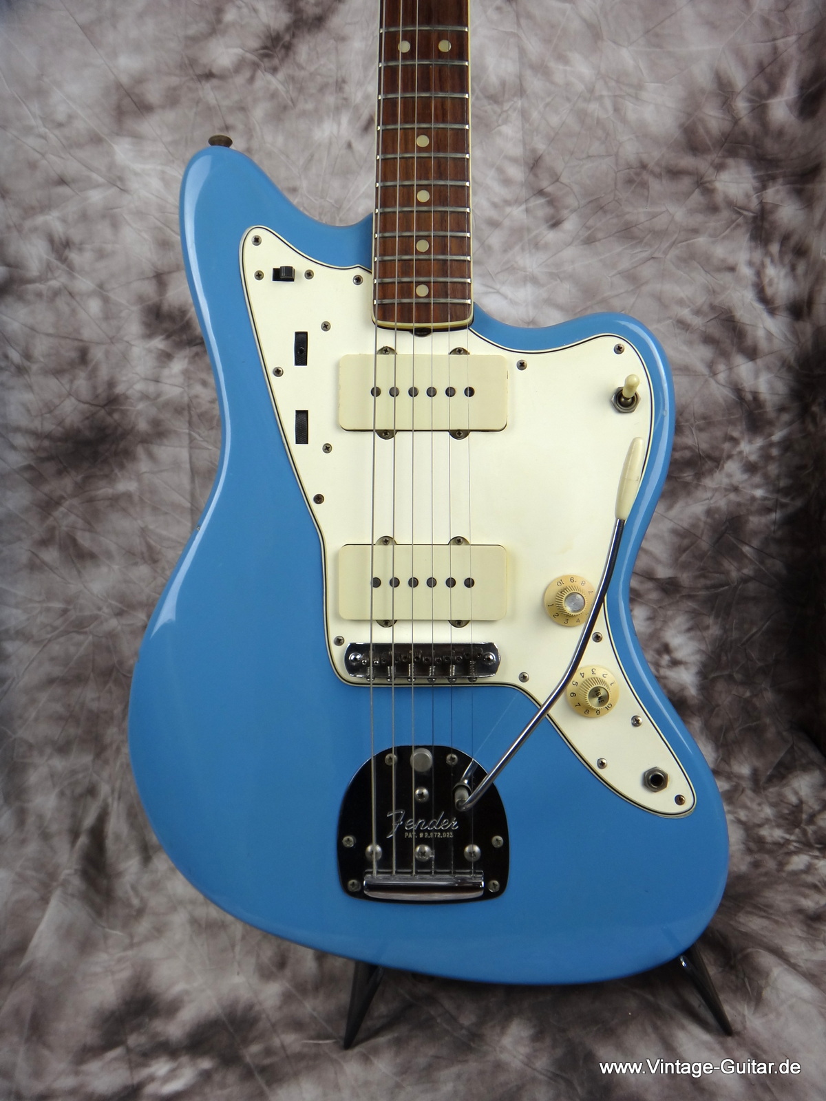 Fender_Jazzmaster-1966_blue-refinished-002.JPG