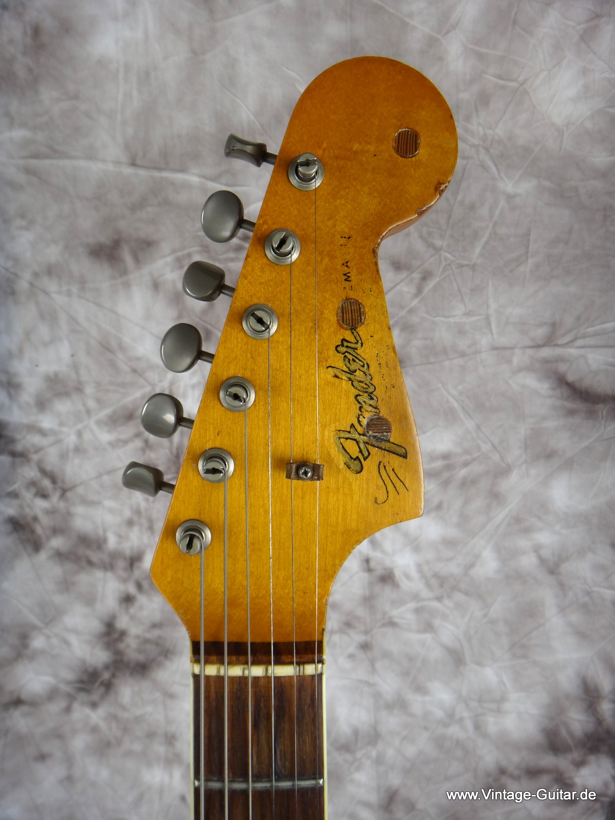 Fender_Jazzmaster-1966_blue-refinished-005.JPG