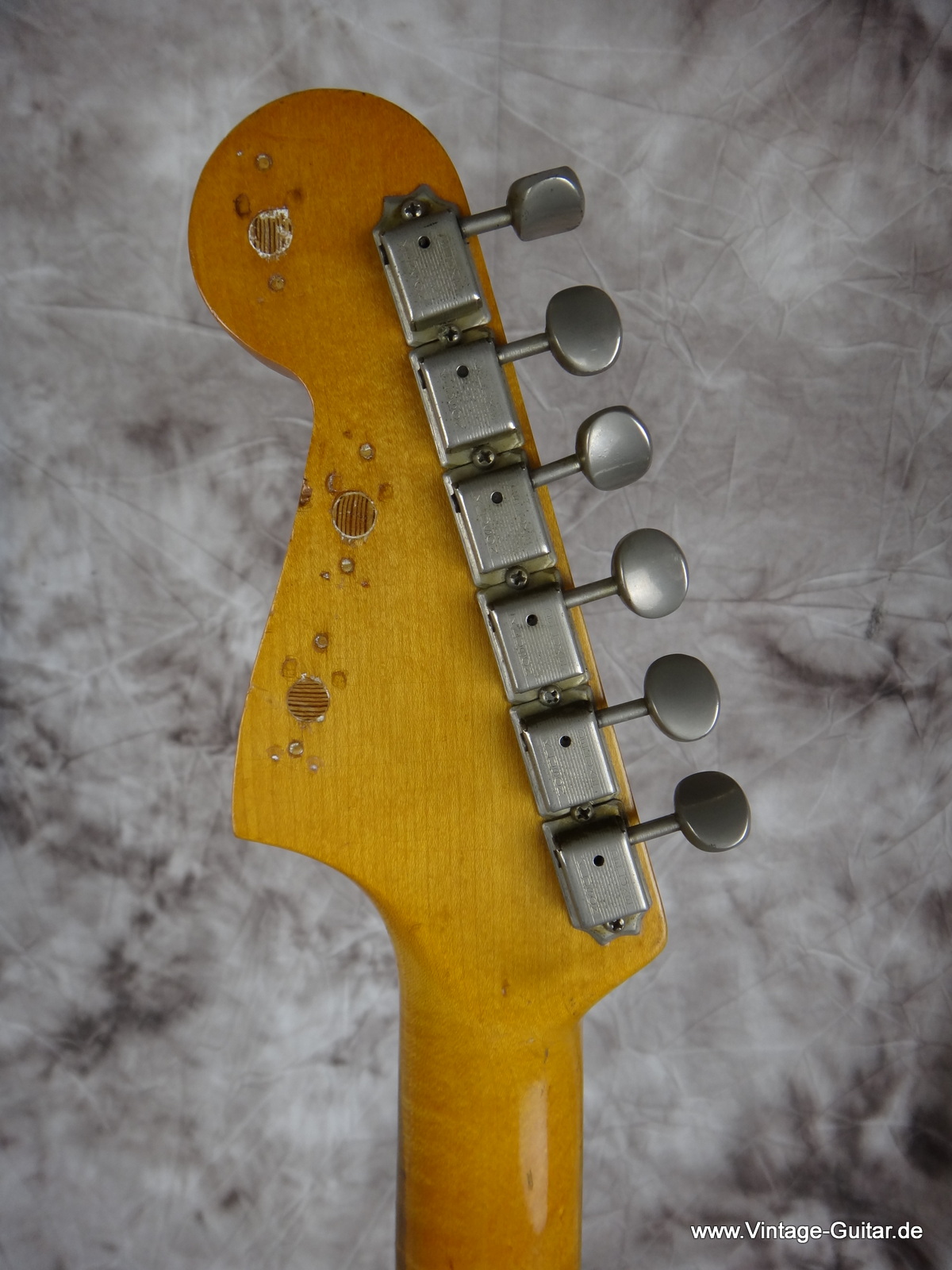 Fender_Jazzmaster-1966_blue-refinished-006.JPG