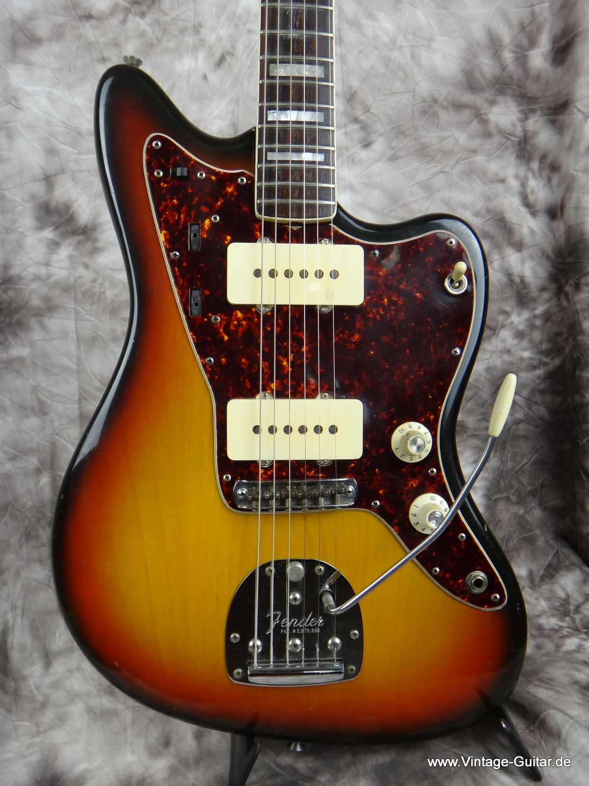 Fender-Jazzmaster-sunburst_1969-002.JPG