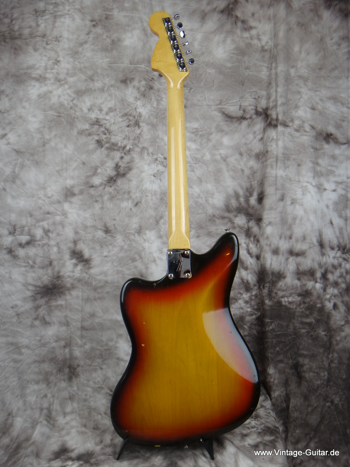 Fender-Jazzmaster-sunburst_1969-003.JPG