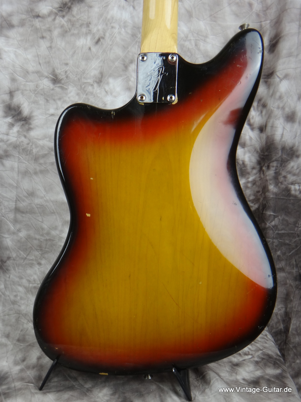 Fender-Jazzmaster-sunburst_1969-004.JPG
