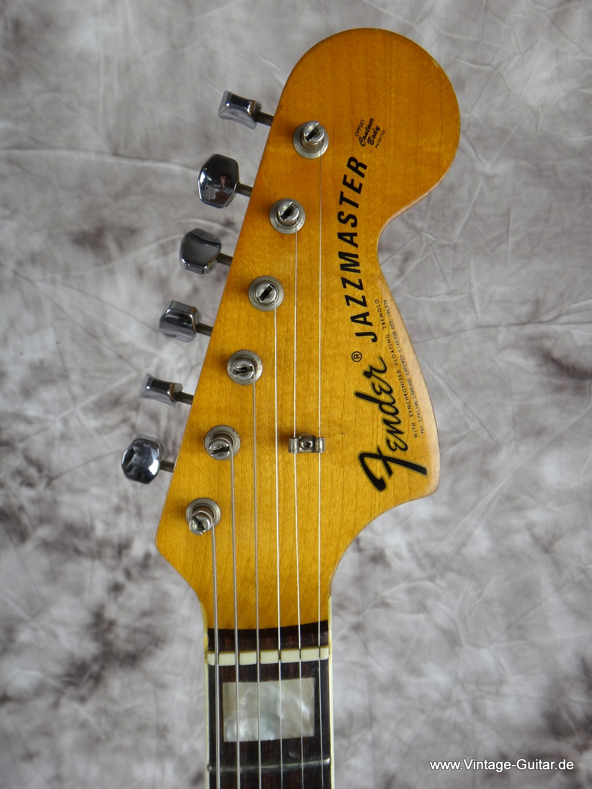 Fender-Jazzmaster-sunburst_1969-005.JPG