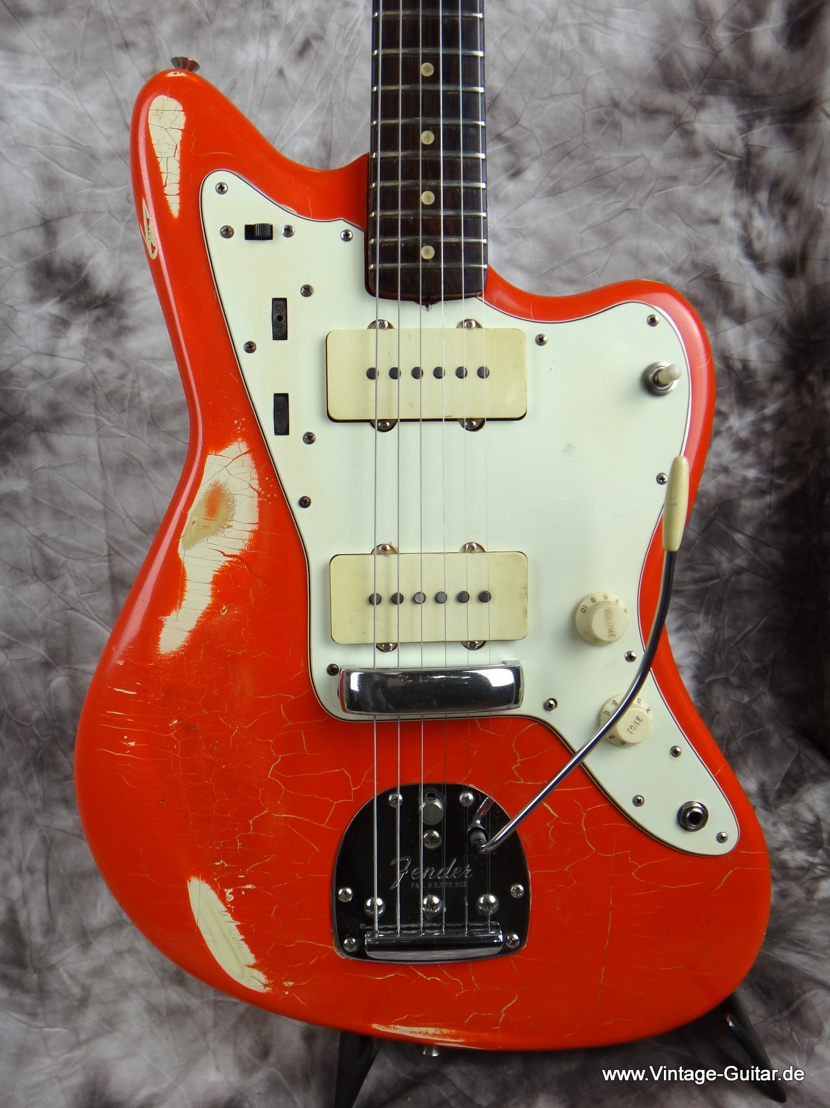 Fender_Jazzmaster-1964_fiesta-red-002.JPG