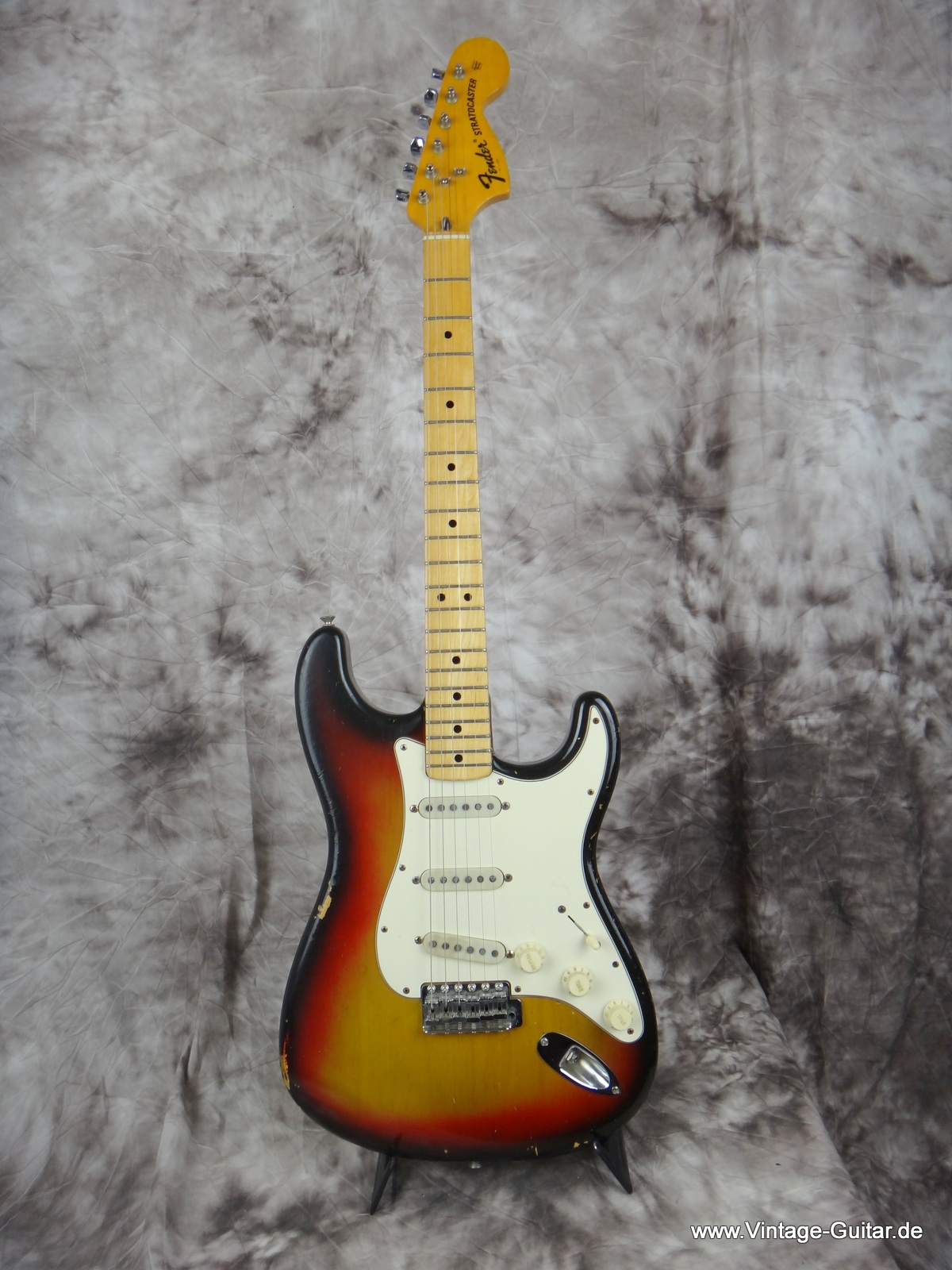 Fender_Stratocaster_1974-sunburst-009.JPG