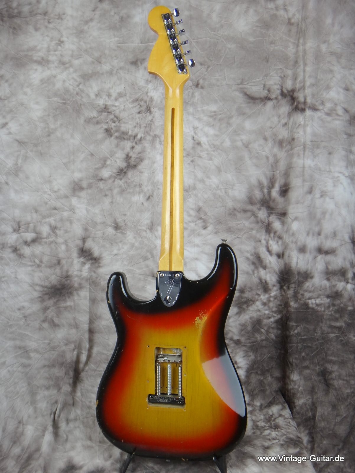 Fender_Stratocaster_1974-sunburst-011.JPG