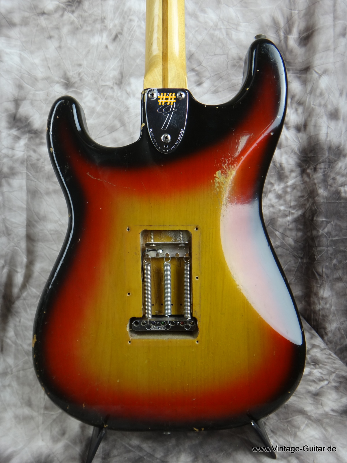 Fender_Stratocaster_1974-sunburst-012.JPG