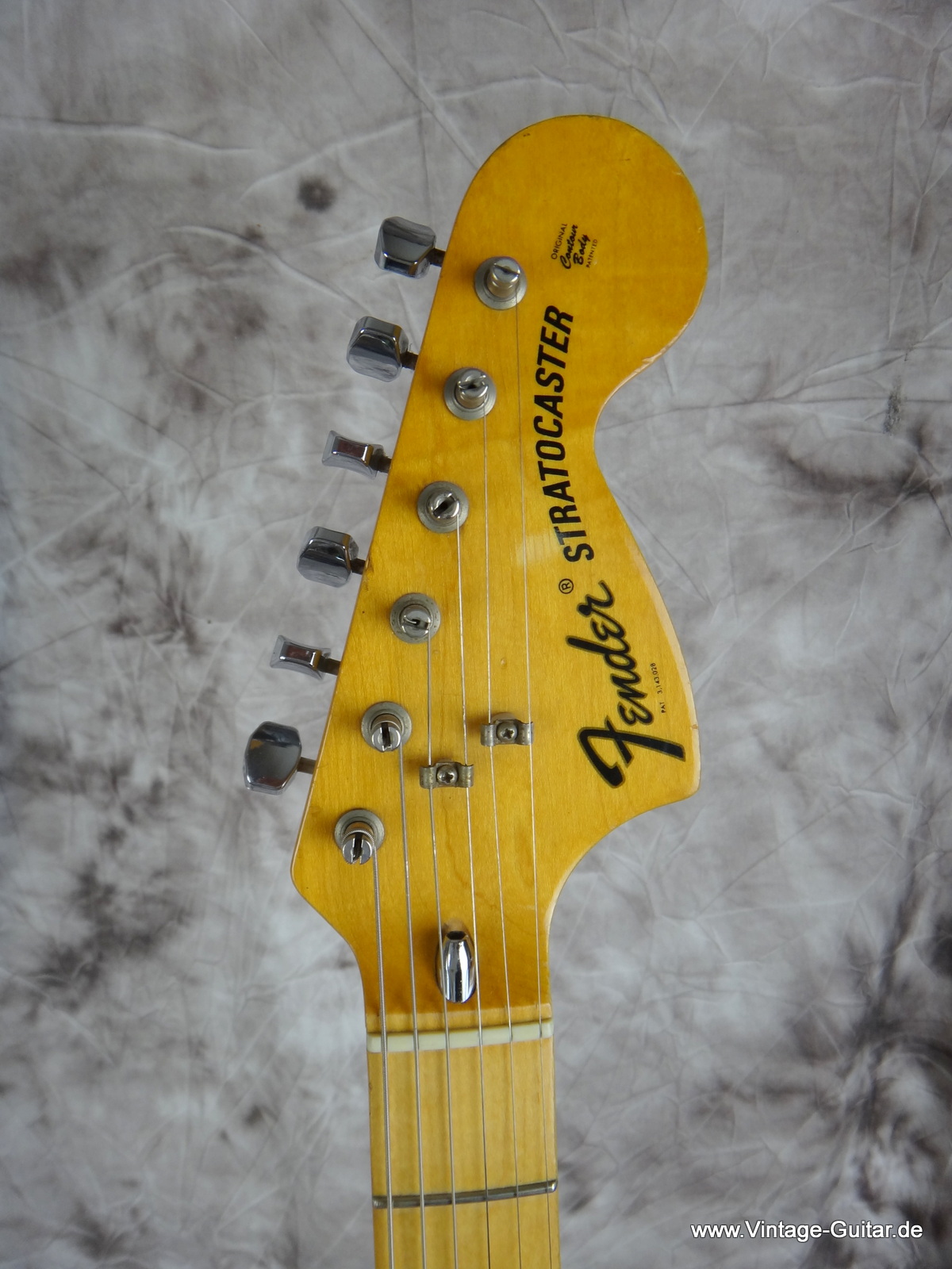 Fender_Stratocaster_1974-sunburst-013.JPG