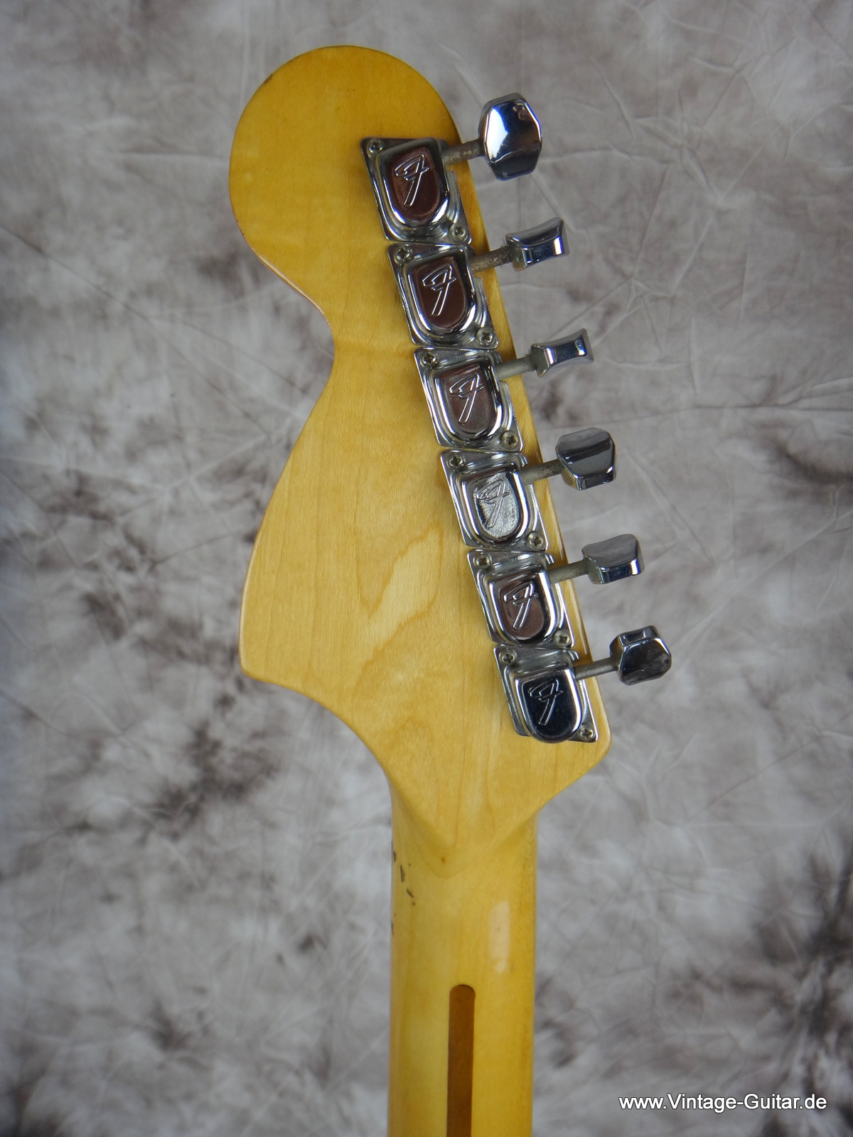 Fender_Stratocaster_1974-sunburst-014.JPG