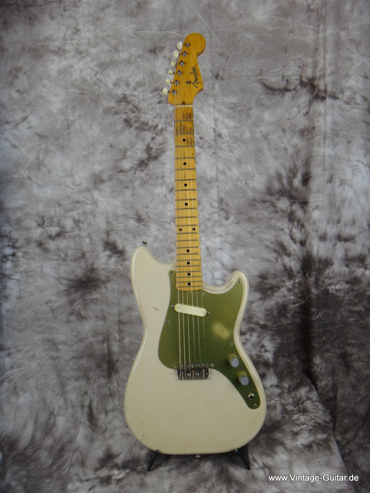 Fender_Musicmaster-1956-001.JPG