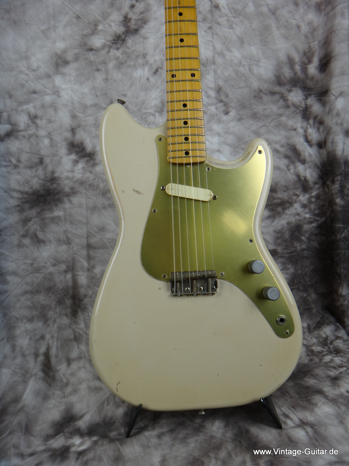 Fender_Musicmaster-1956-002.JPG