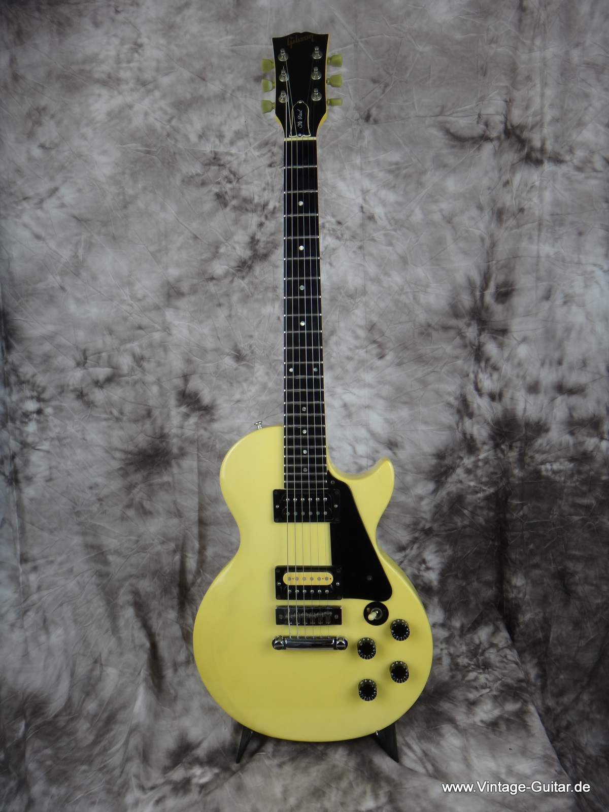 Gibson-Les-Paul-The-Paul-white-1985-001.JPG