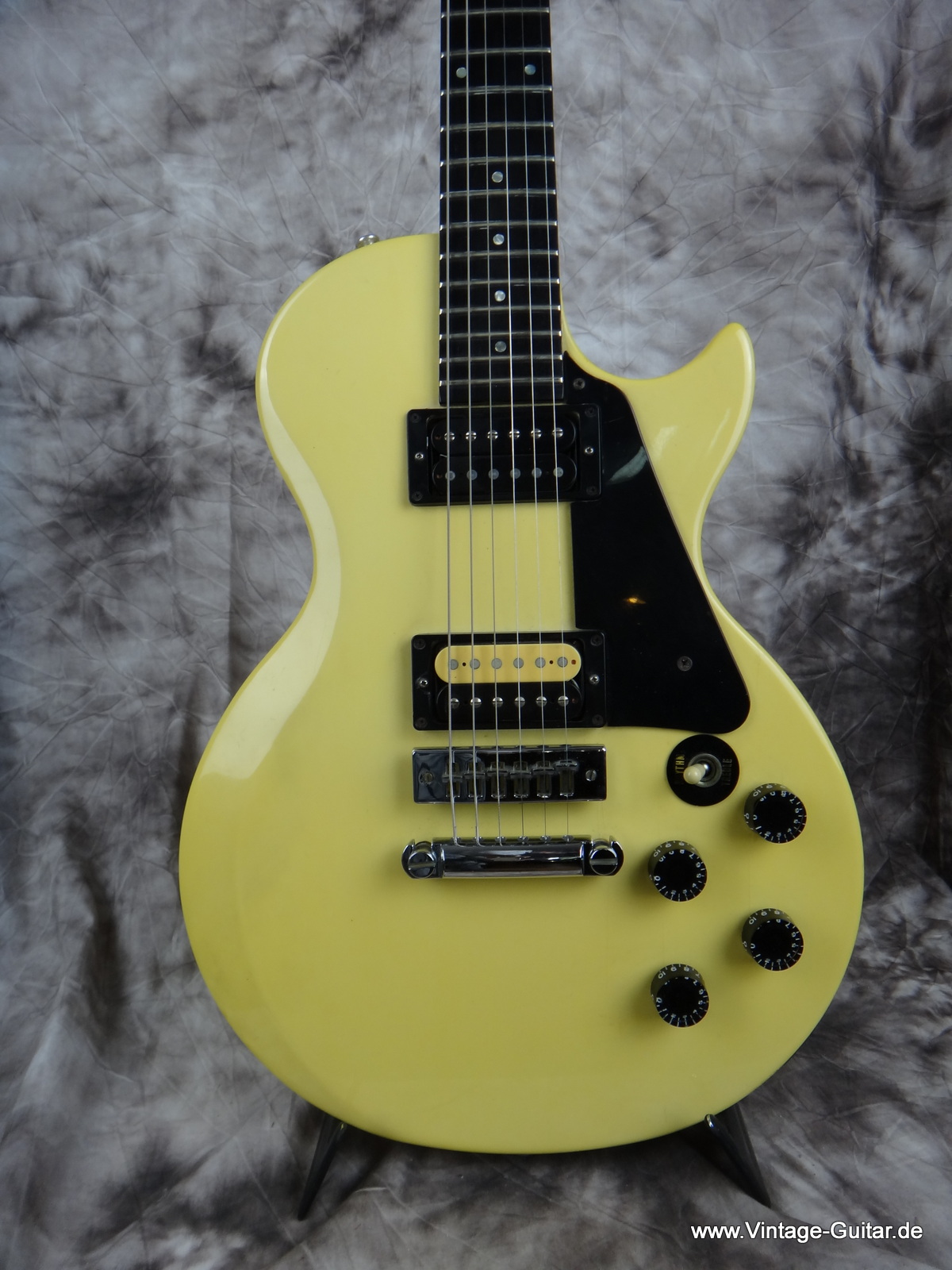 Gibson-Les-Paul-The-Paul-white-1985-002.JPG