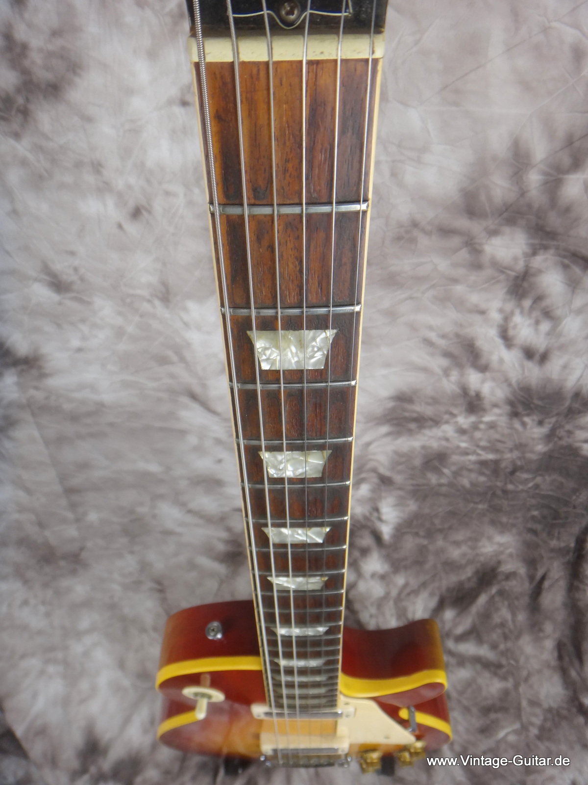 Gibson_Les_Paul-Deluxe-cherry-burst-1972-014.JPG