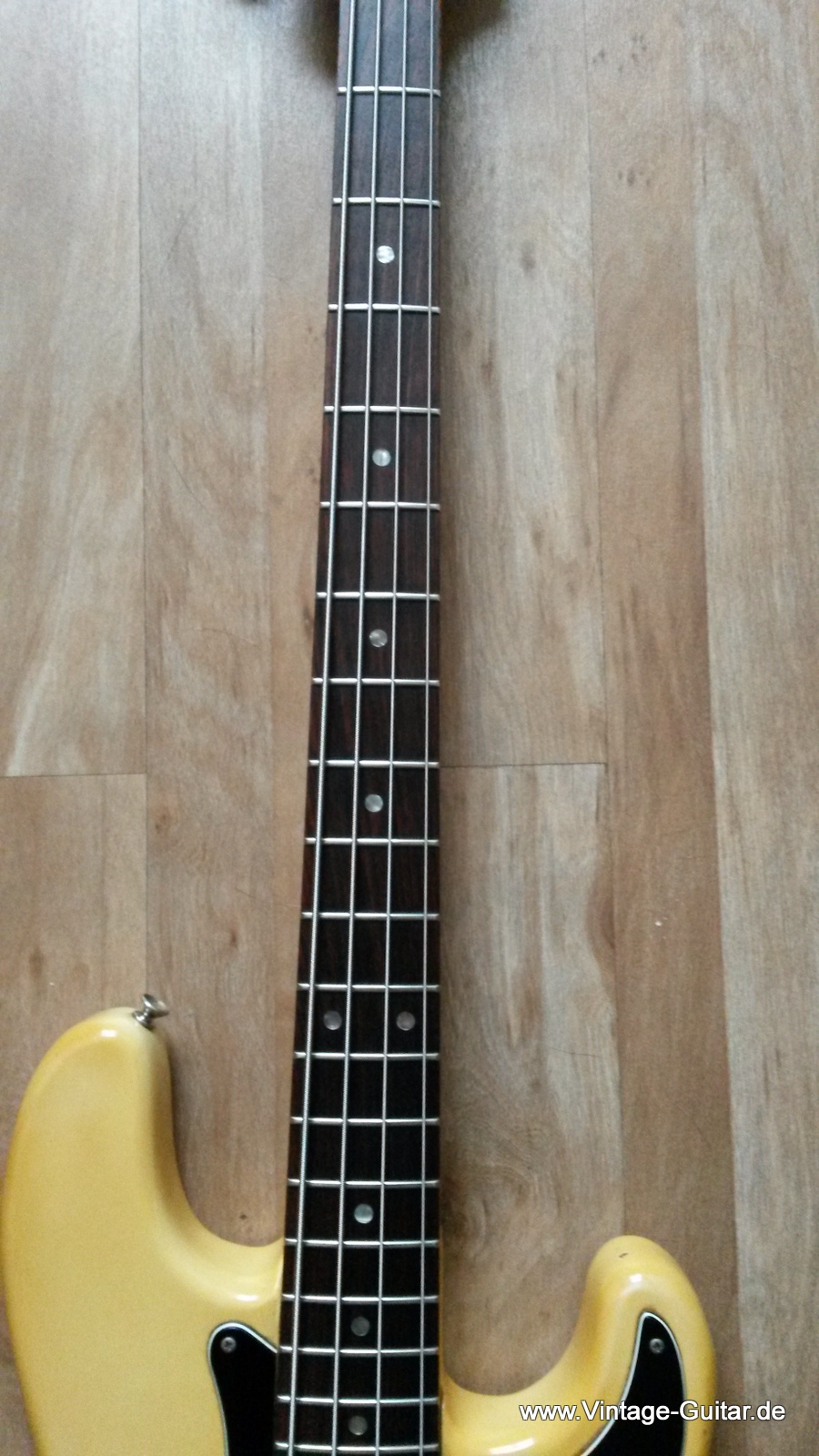 Fender-Precision-Bass_1979-olympic_white-005.jpg