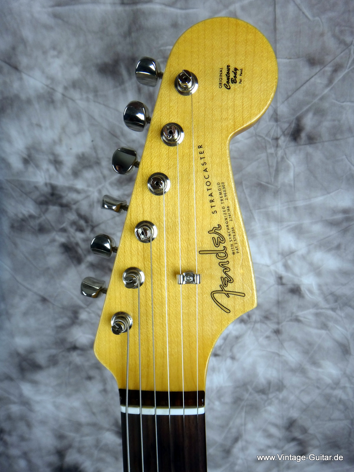 Fender-Stratocaster-1963-Reissue-sonic-blue-Custom-Shop-NOS-005.JPG