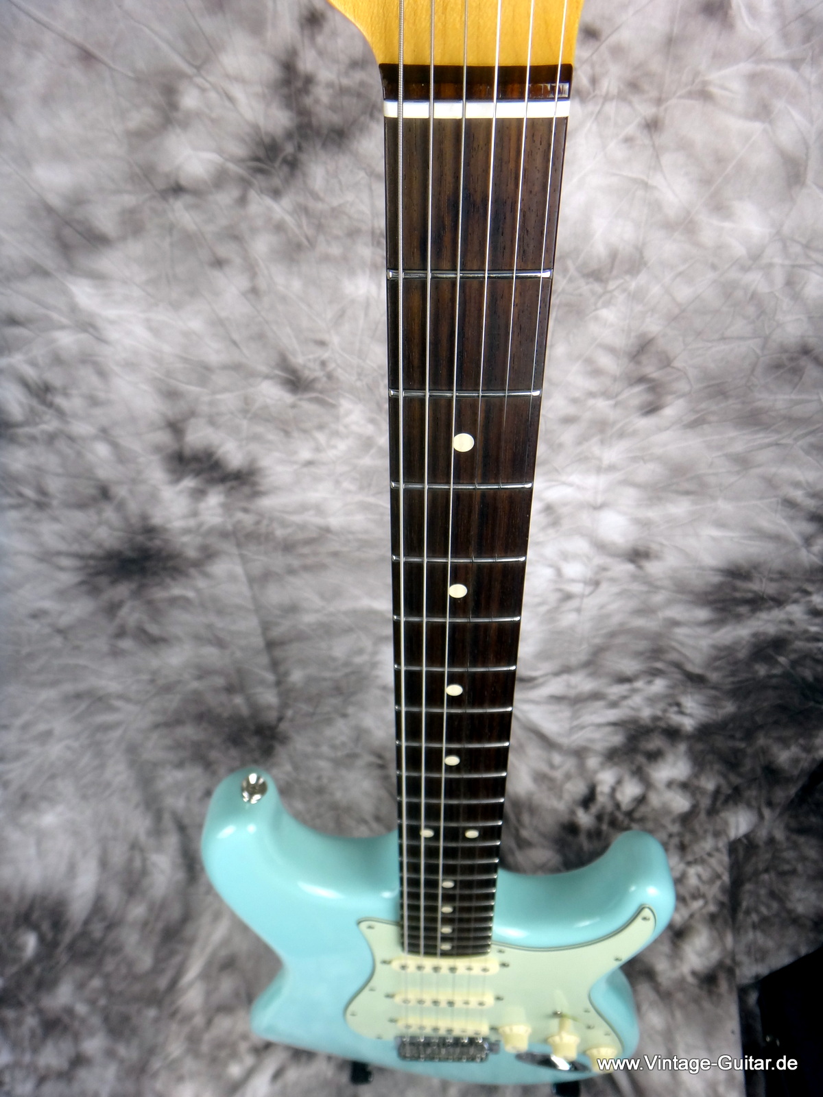 Fender-Stratocaster-1963-Reissue-sonic-blue-Custom-Shop-NOS-007.JPG