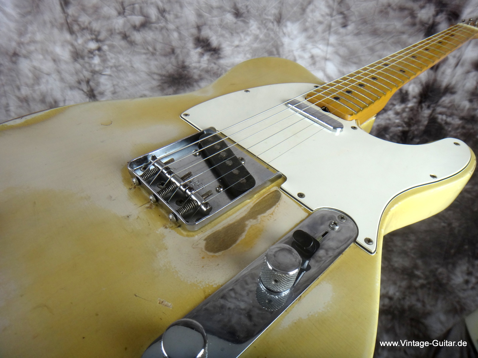 Fender_Telecaster-1972-blonde-011.JPG