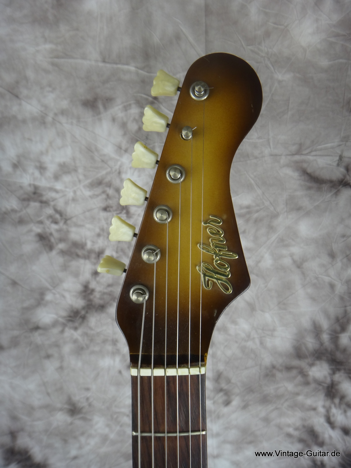 Hofner-Model-175-sunburst-1962-003.JPG