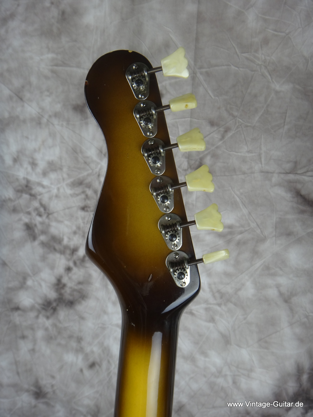 Hofner-Model-175-sunburst-1962-008.JPG