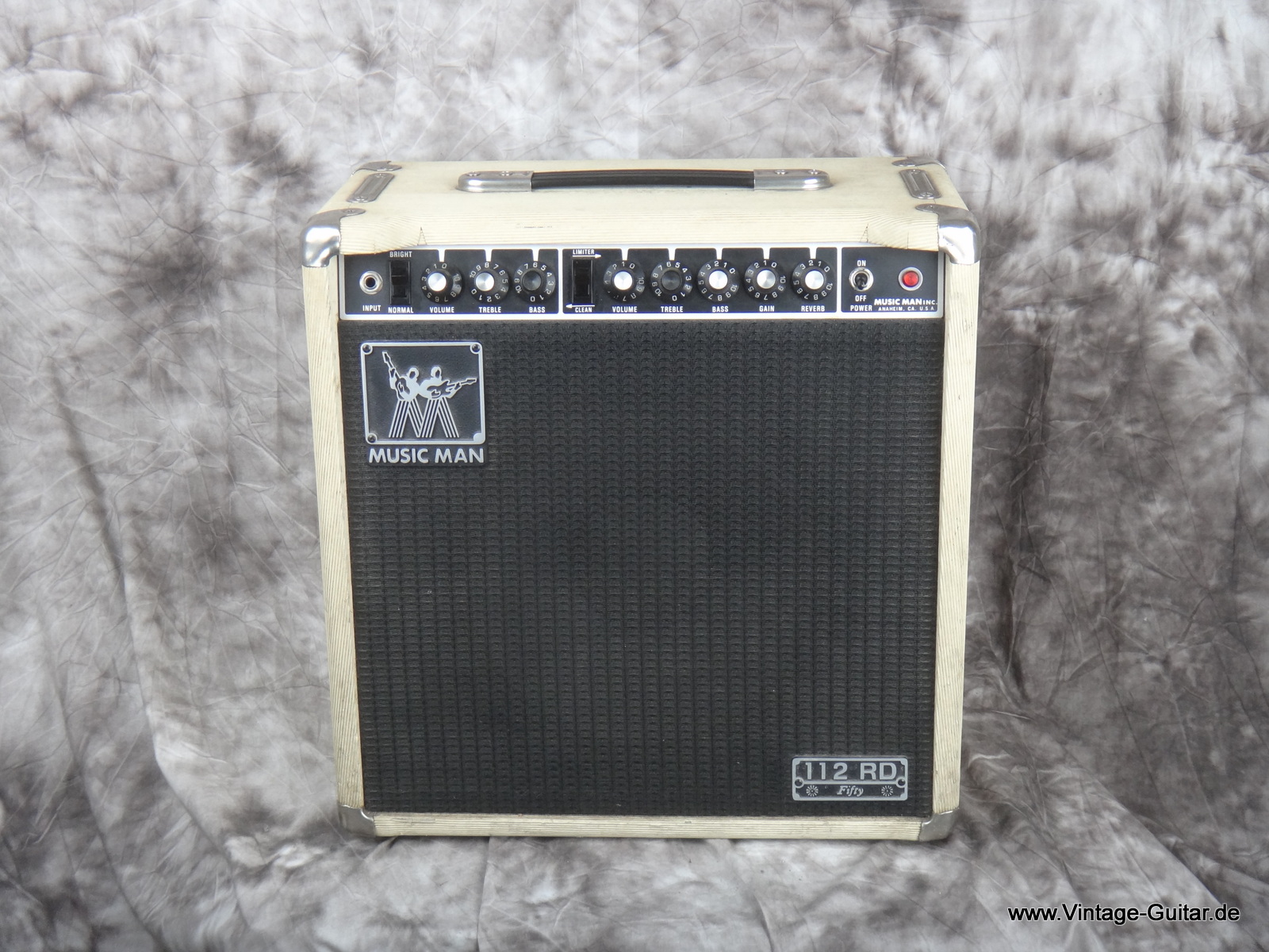 Musicman-RD-112-fifty_white_tolex-001.JPG