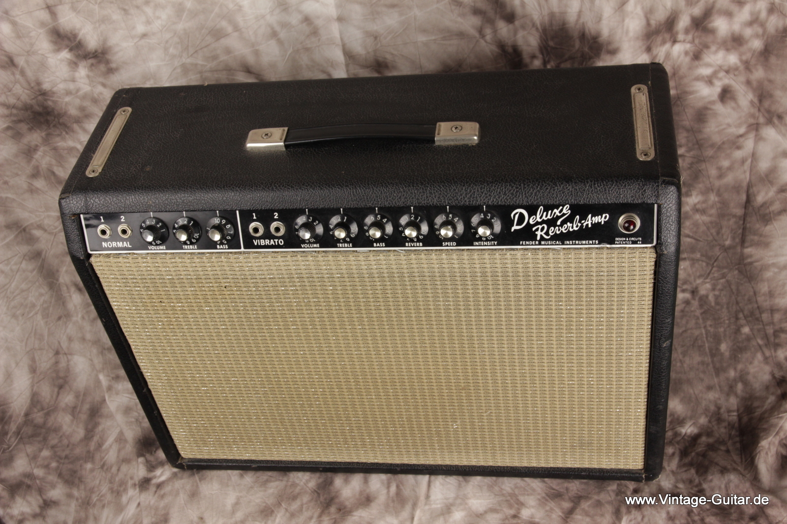 Fender_Deluxe_Reverb_Amp-blackface_1965-004.JPG
