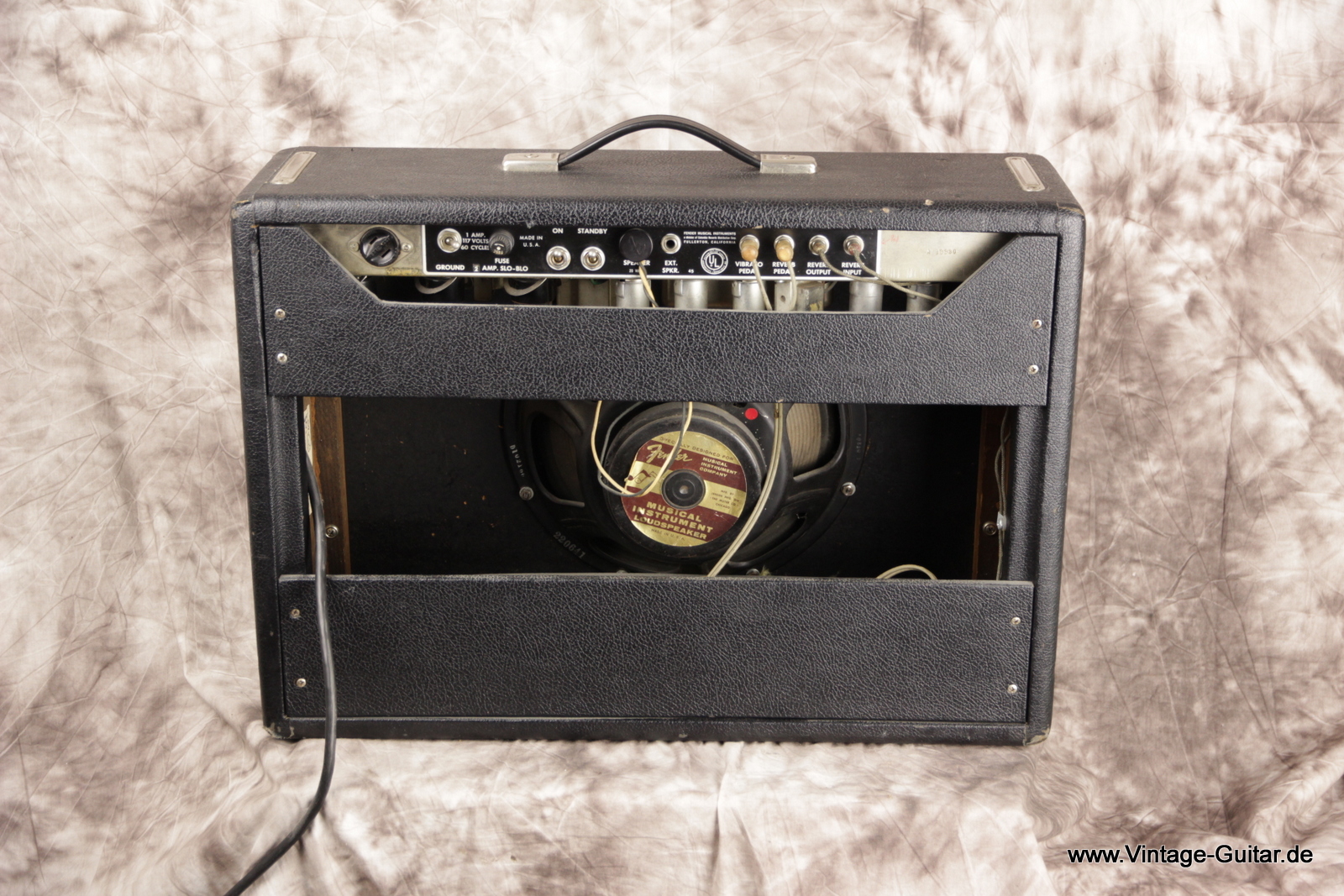Fender_Deluxe_Reverb_Amp-blackface_1965-005.JPG