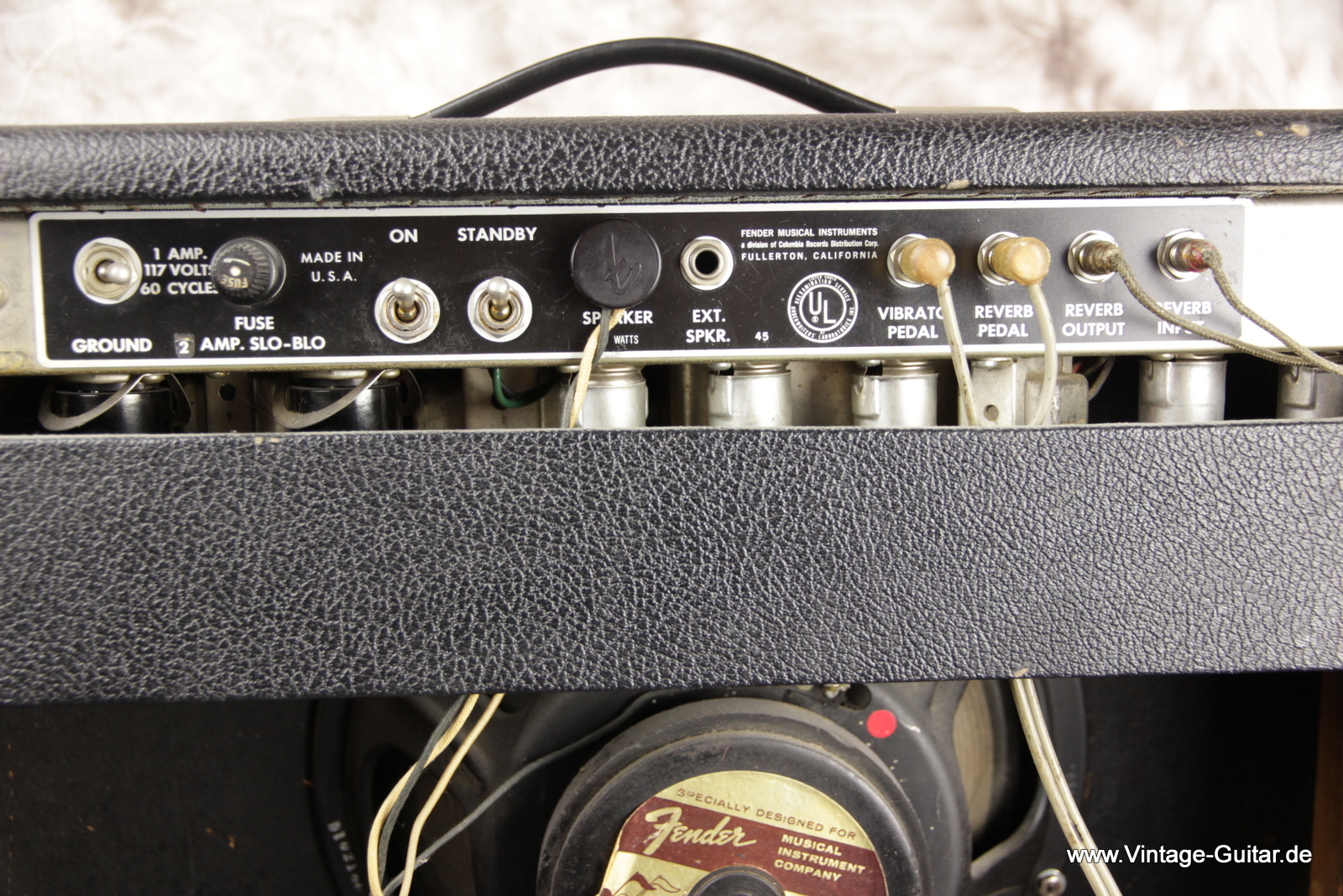 Fender_Deluxe_Reverb_Amp-blackface_1965-006.JPG