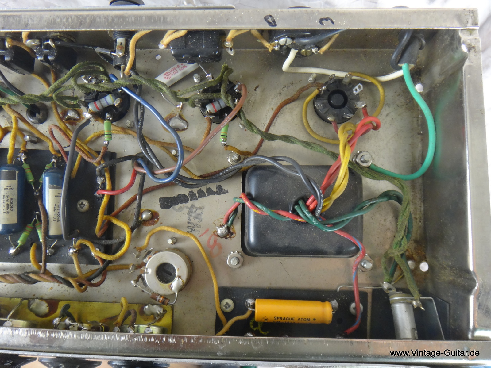 Fender_Deluxe_Reverb_Amp-blackface_1965-015.JPG