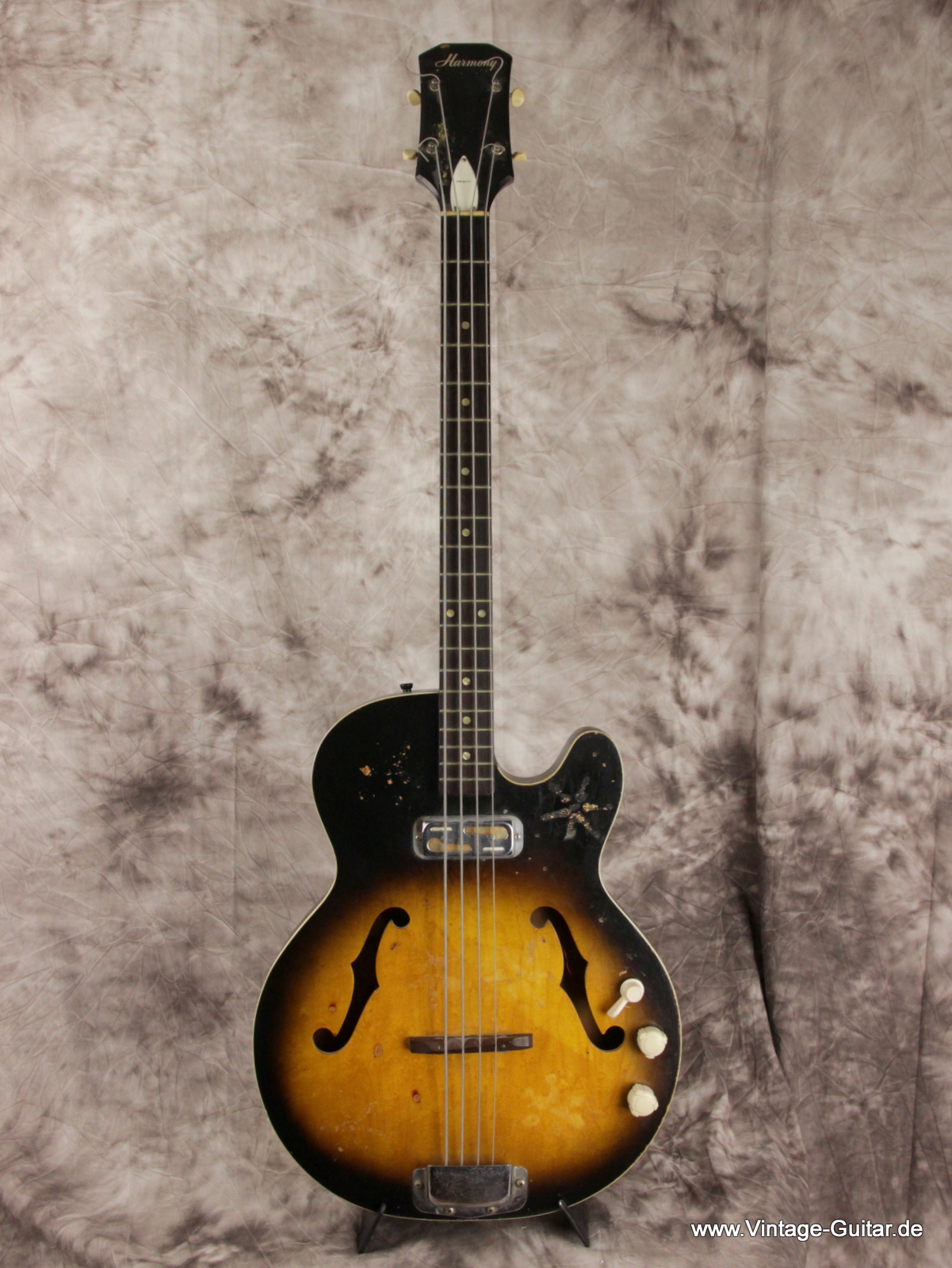 Harmony-H-22-Bass-1965-001.JPG