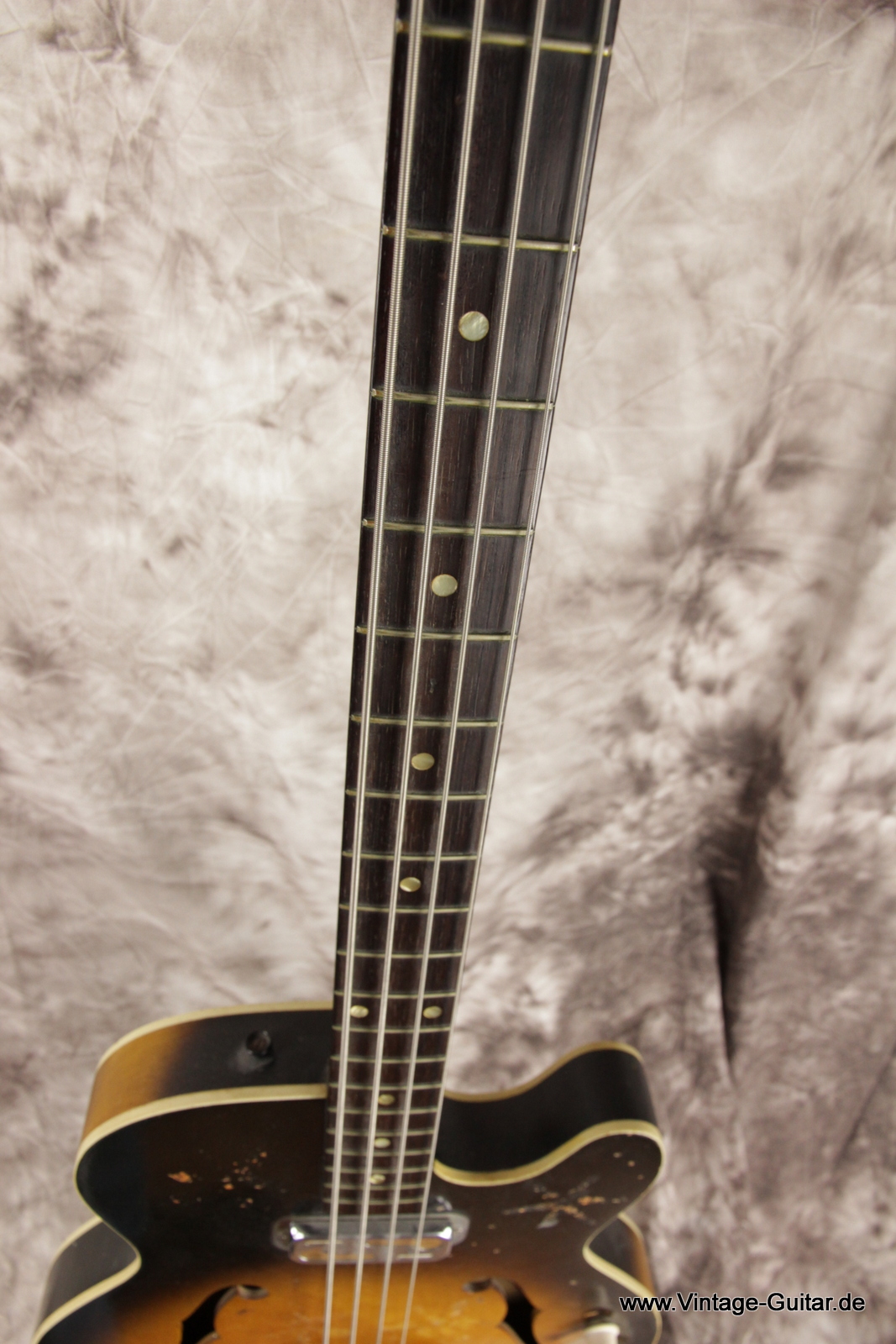 Harmony-H-22-Bass-1965-007.JPG