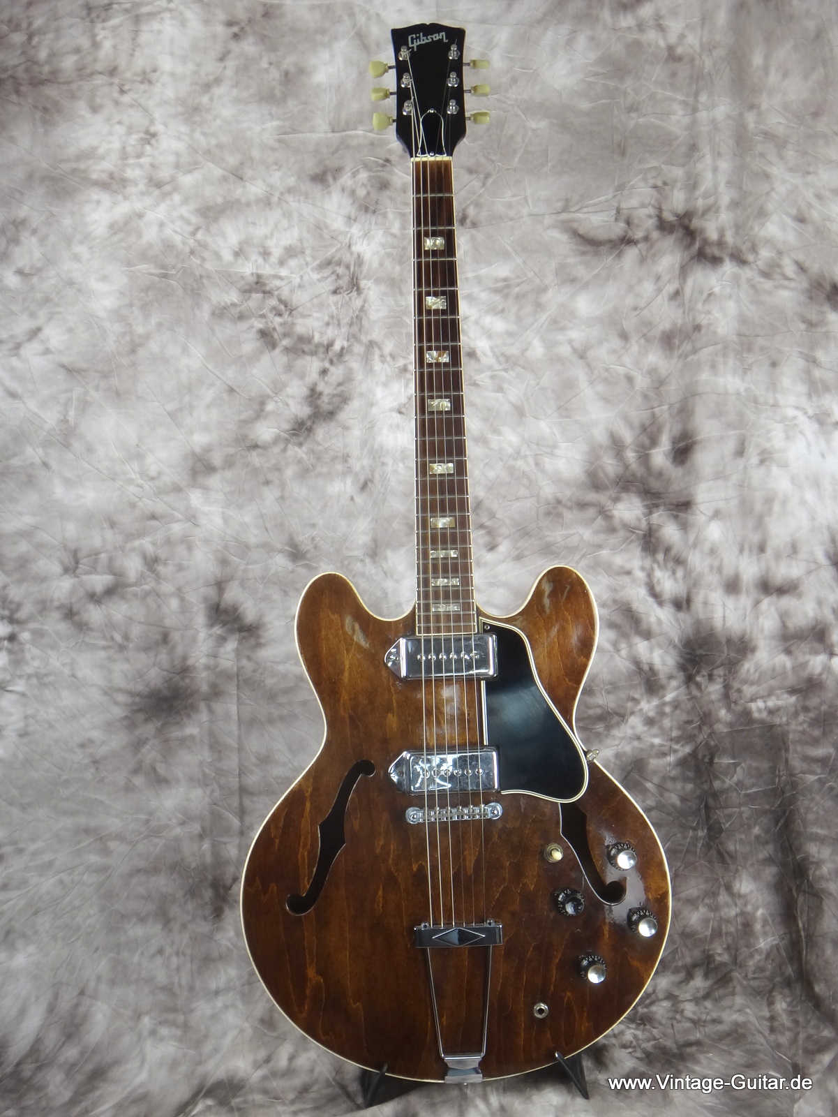 Gibson_ES-330-TD-walnut-1970-001.JPG