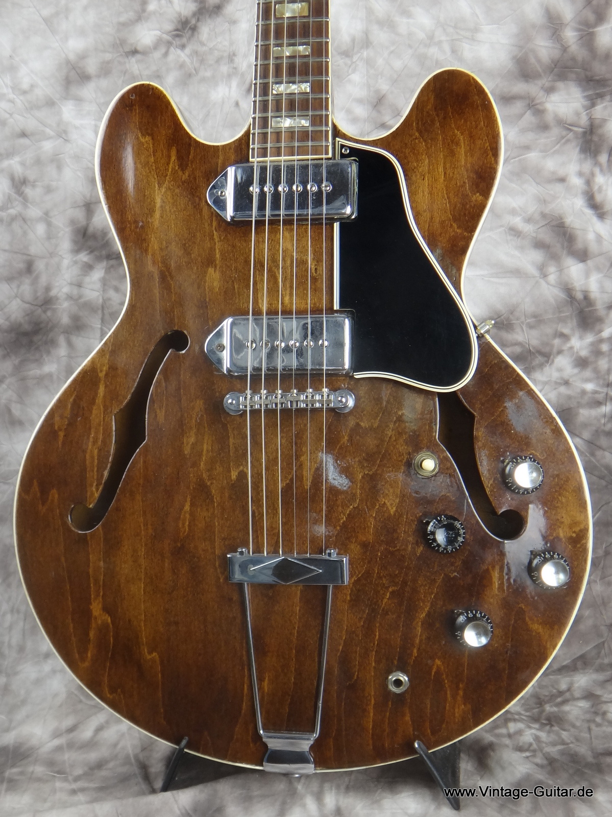 Gibson_ES-330-TD-walnut-1970-002.JPG