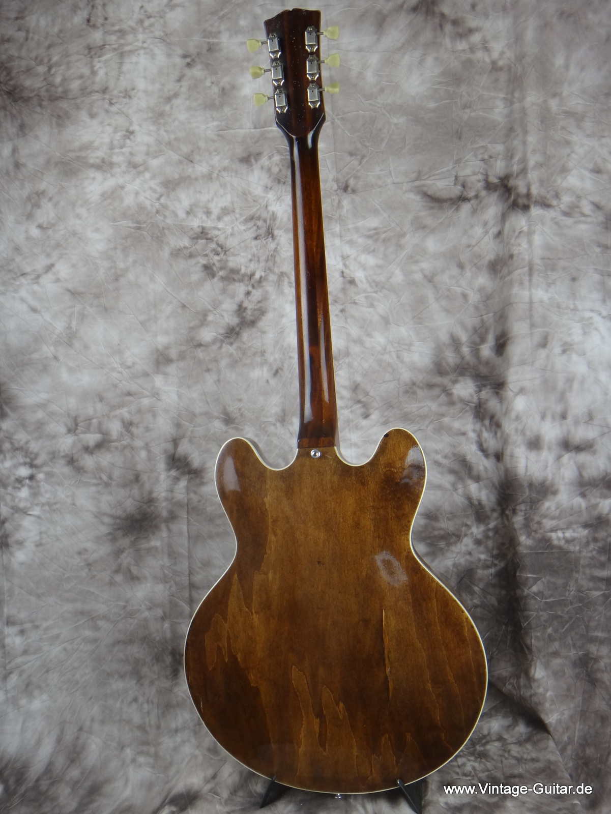 Gibson_ES-330-TD-walnut-1970-003.JPG